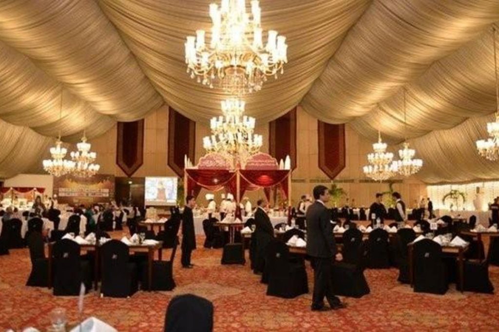 Sindh govt imposes 200 guest limit at wedding halls