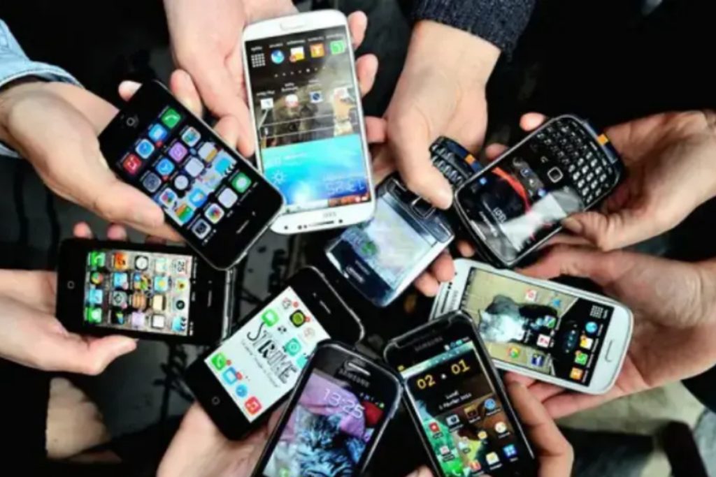 Mobile phone users in Pakistan cross 202 million