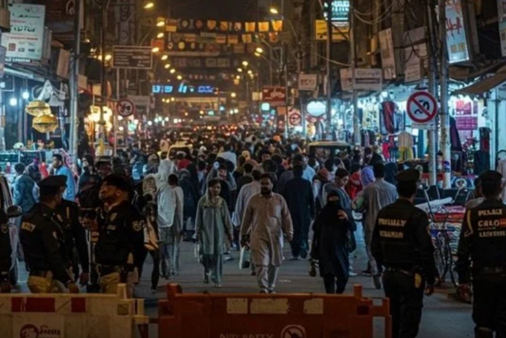 Karachi Traffic Police announce special Eid shopping traffic plan