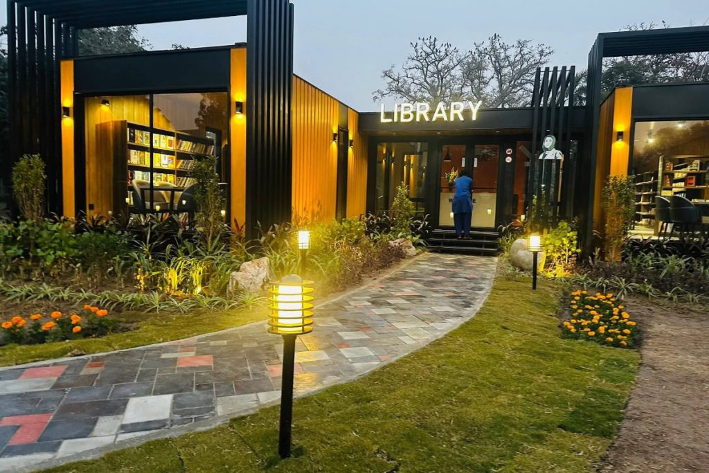 Faisalabad opens first public library at Bagh-e-Jinnah