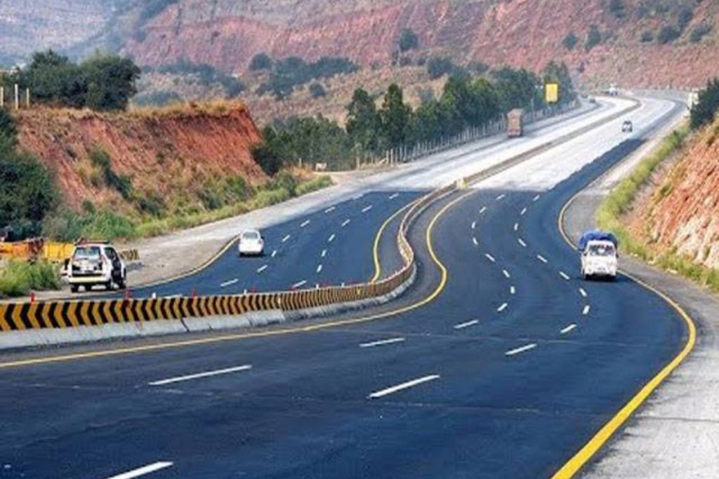 Govt to impose full travel ban on highways, motorways during lockdown