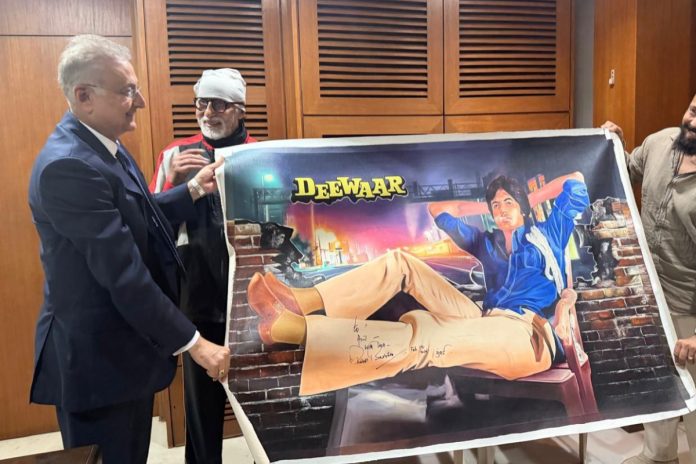 Anil Dhanak, Amitabh Bachchan