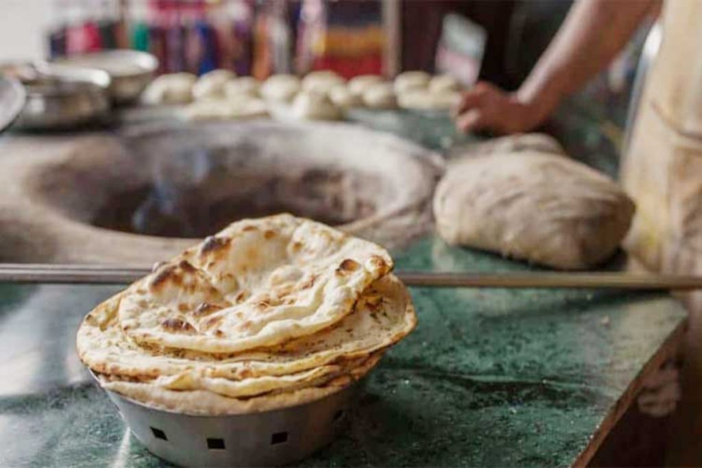 Roti and bakery prices rise in Lahore
