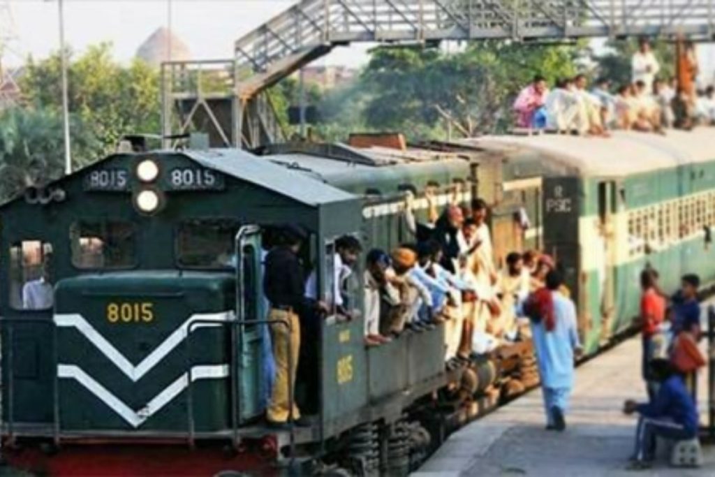 Pakistan Railways revises Karachi train schedule, services face delays