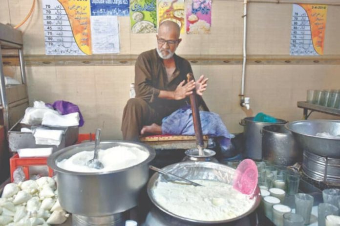 Dairy farmers demand Rs100 per litre milk price increase