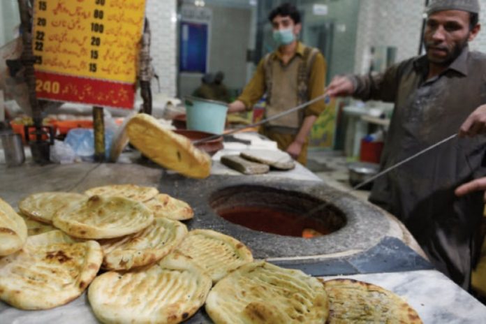 Roti rates increase at tandoors across Pakistan
