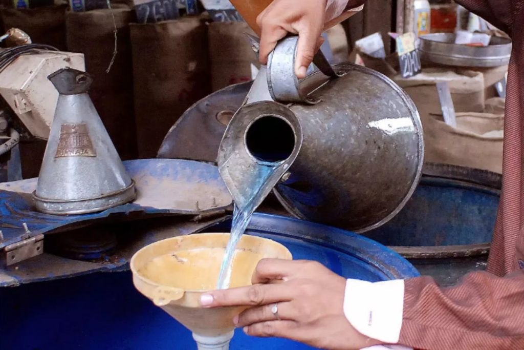 OGRA raises kerosene oil price to Rs276.66 per liter