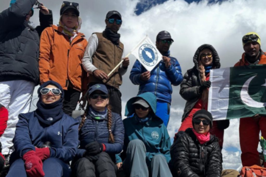Eight Pakistani women successfully summit 6,040m Khusar Gang Peak