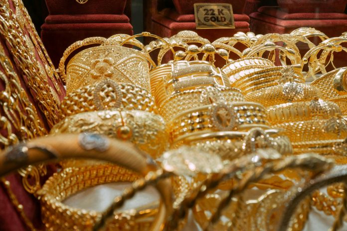 Gold price climbs by Rs10,000 per tola in Pakistan
