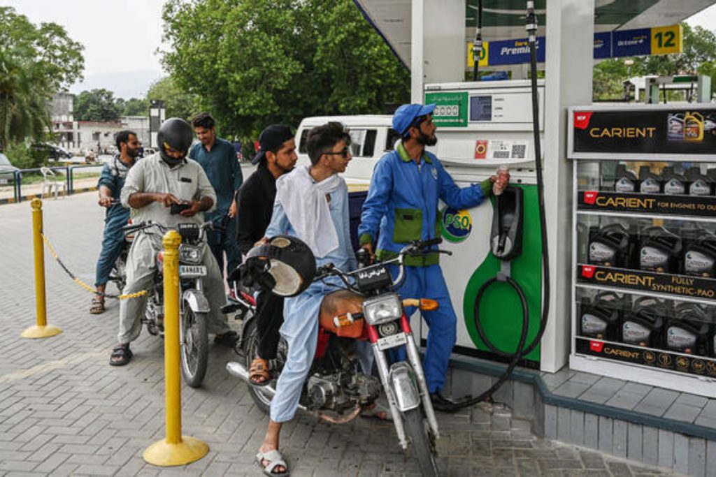 Govt raises petrol price, reduces diesel rate for next 24 hours