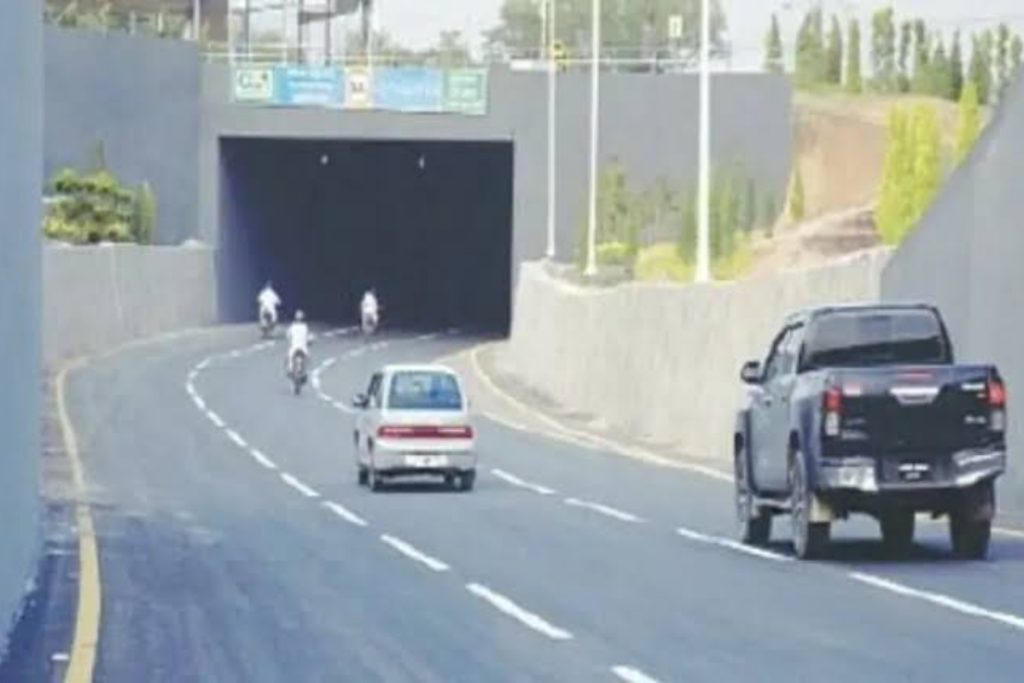 Punjab opens new underpass in Lahore