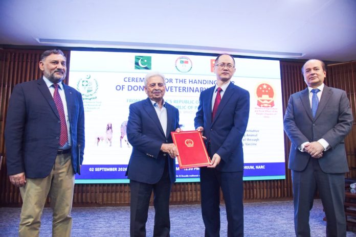 China donates 300,000 livestock vaccine doses to Pakistan