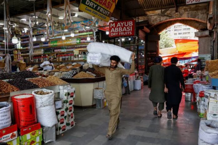Govt announces heavy fines for shop owners